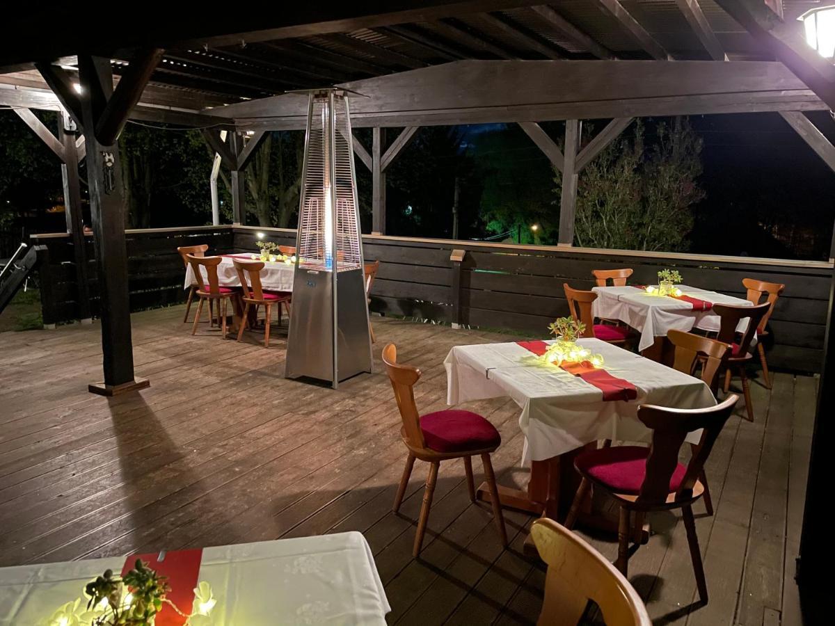 Pension & Gaststaette Bauernstube Heinsdorfergrund Экстерьер фото