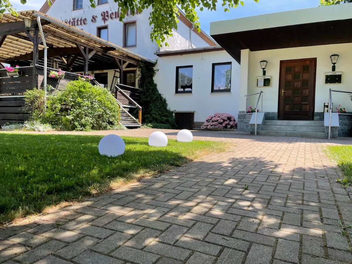 Pension & Gaststaette Bauernstube Heinsdorfergrund Экстерьер фото